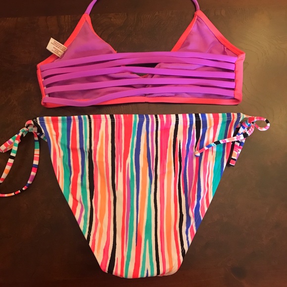 Colorful bikini! - Picture 2 of 2